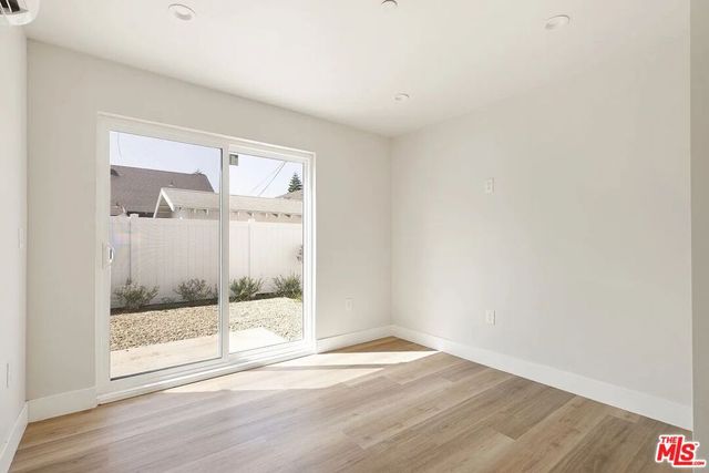 716 W 41st Place 1, Los Angeles, CA 90037