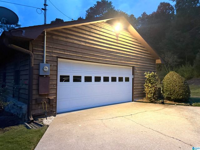 708 BREEZEWAY CIRCLE, Weaver, AL 36277
