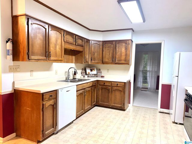 708 BREEZEWAY CIRCLE, Weaver, AL 36277