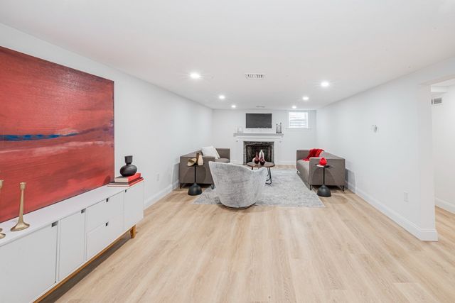 78 Windemere Cir, Braintree, MA 02184