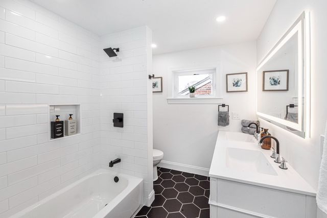 78 Windemere Cir, Braintree, MA 02184