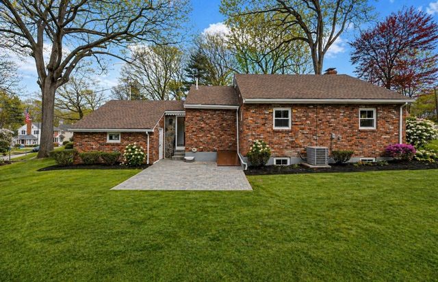 78 Windemere Cir, Braintree, MA 02184