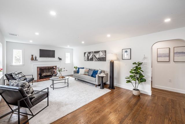 78 Windemere Cir, Braintree, MA 02184