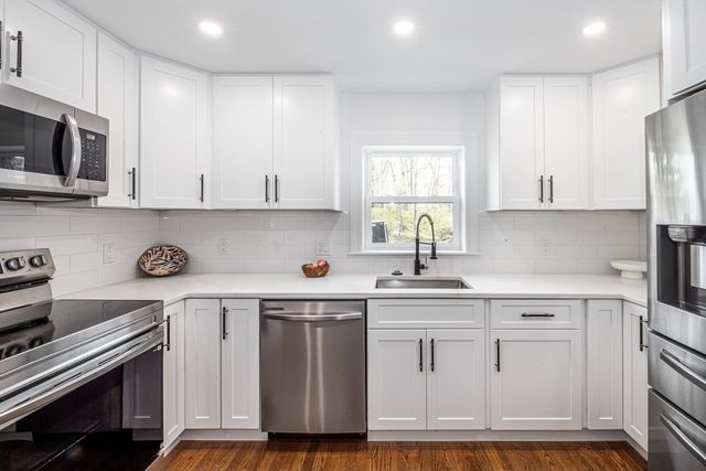 78 Windemere Cir, Braintree, MA 02184