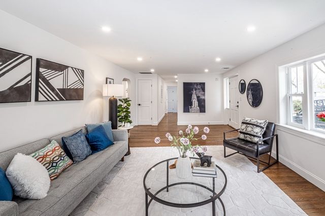 78 Windemere Cir, Braintree, MA 02184