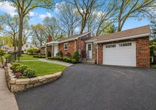 78 Windemere Cir, Braintree, MA 02184
