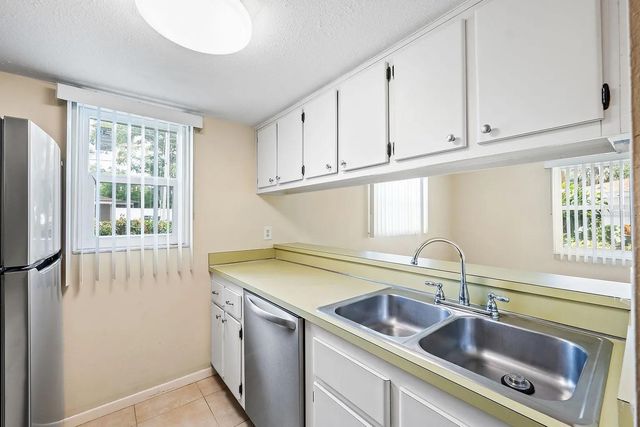 2525 W BAY DRIVE A16, Largo, FL 33770