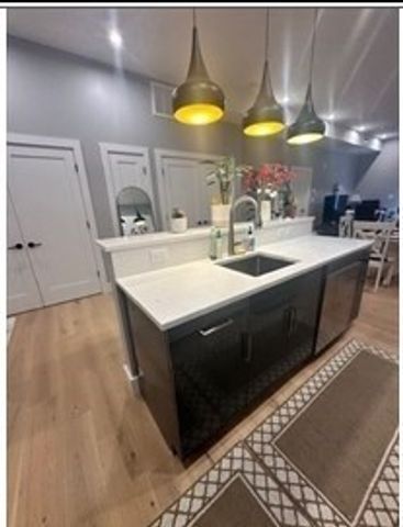 60 Cross 224, Somerville, MA 02145