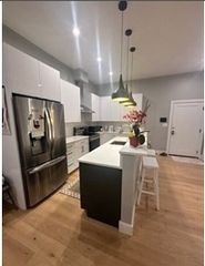 60 Cross 224, Somerville, MA 02145