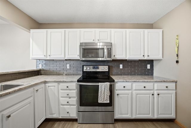 2605 Greenway Court, Marion, IA 52302