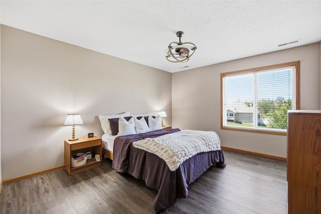 2605 Greenway Court, Marion, IA 52302
