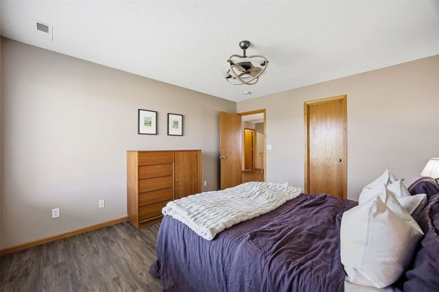 2605 Greenway Court, Marion, IA 52302