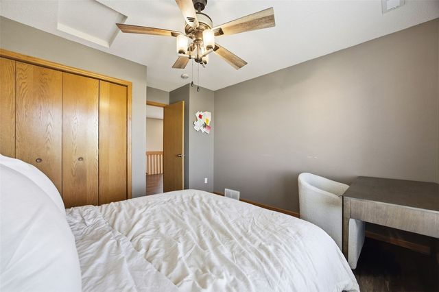 2605 Greenway Court, Marion, IA 52302
