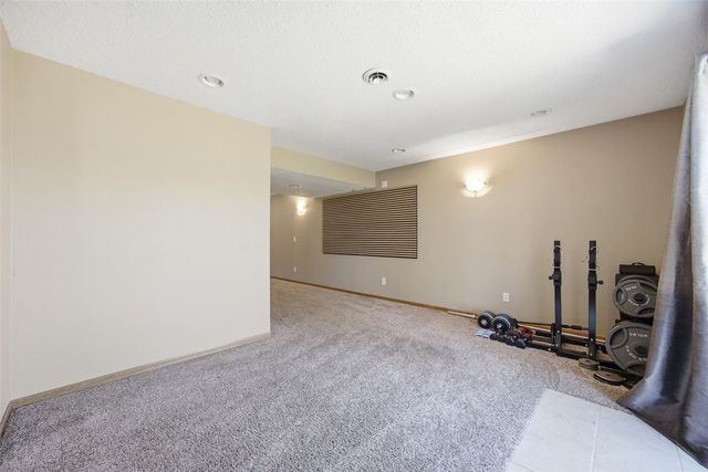 2605 Greenway Court, Marion, IA 52302