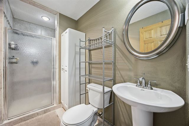 2605 Greenway Court, Marion, IA 52302
