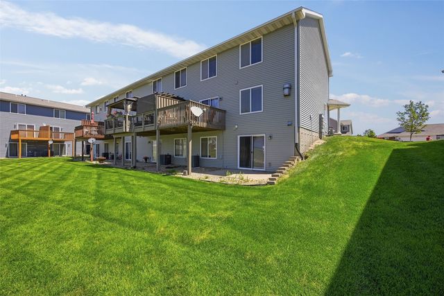 2605 Greenway Court, Marion, IA 52302
