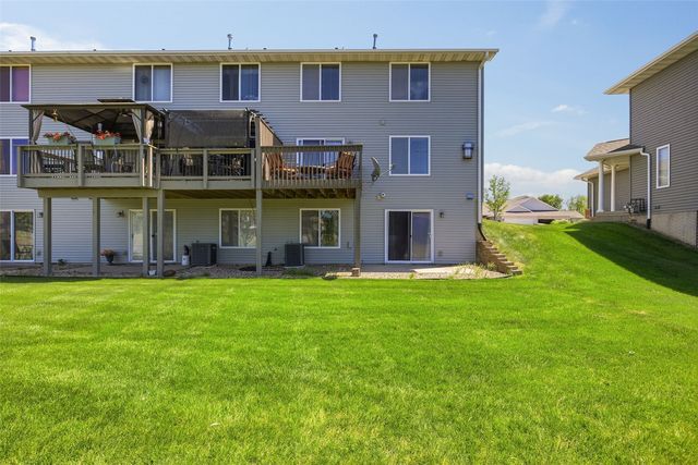 2605 Greenway Court, Marion, IA 52302