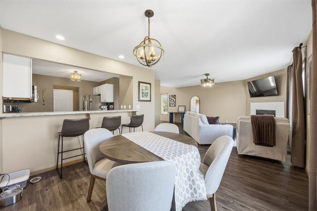 2605 Greenway Court, Marion, IA 52302