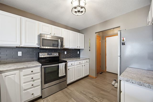 2605 Greenway Court, Marion, IA 52302