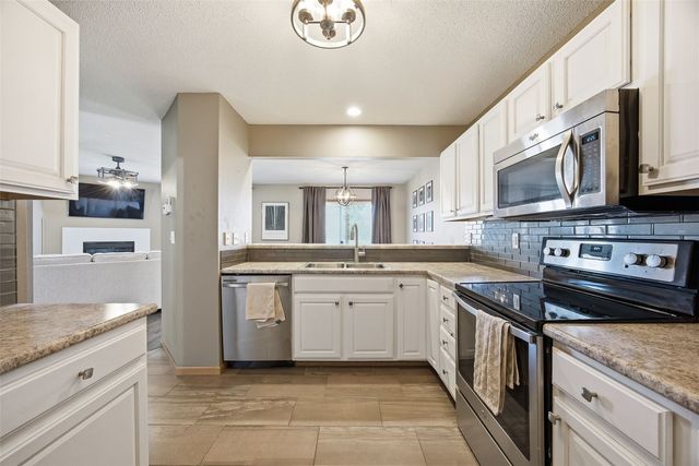 2605 Greenway Court, Marion, IA 52302