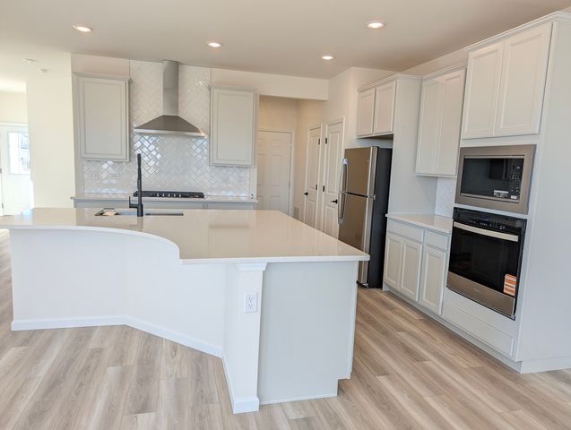 692 Switchgrass Way, Bolingbrook, IL 60490