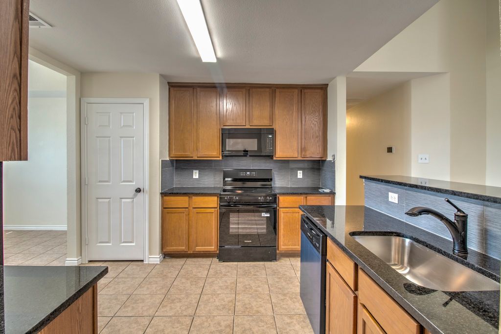 9001 Wild Rose Lane, Aubrey, TX 76227 — photo 4
