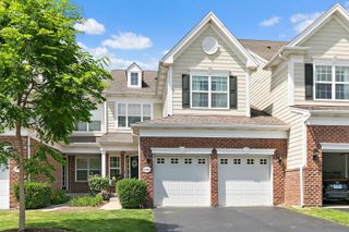 1102 Pine Valley Court, Elgin, IL 60124