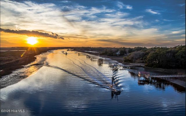 441 Maplewood Drive NW, Calabash, NC 28467