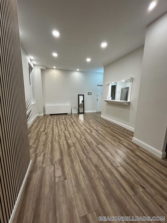 17 Bowdoin St 1B, Boston, MA 02114