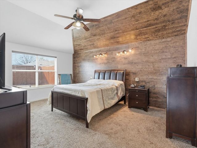 1039 Wood Brook Drive, Grand Prairie, TX 75052