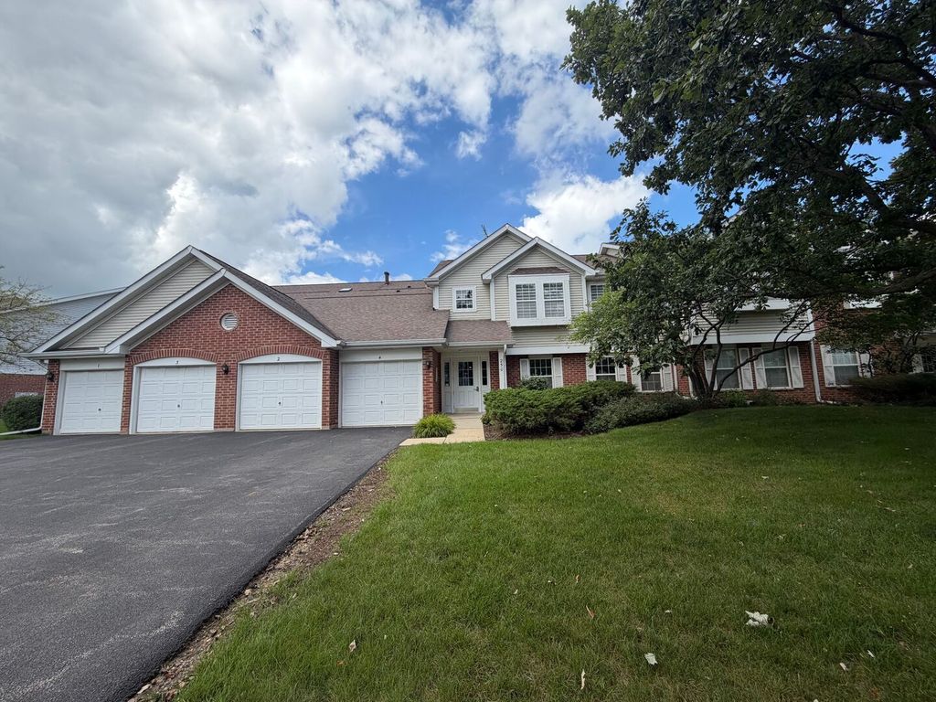 250 Ashbury Lane 3, Roselle, IL 60172