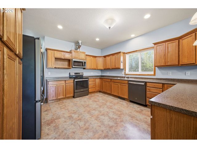 17911 Ne 158TH St, Brush Prairie, WA 98606