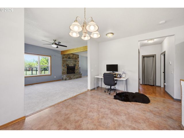 17911 Ne 158TH St, Brush Prairie, WA 98606