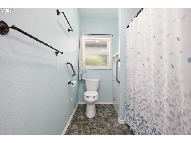 17911 Ne 158TH St, Brush Prairie, WA 98606