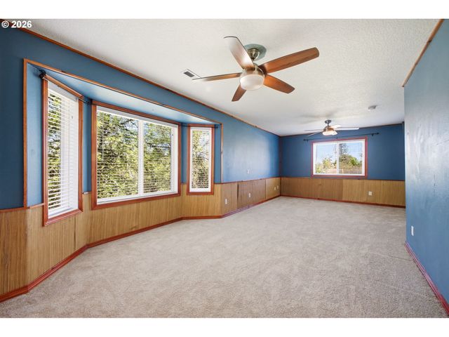 17911 Ne 158TH St, Brush Prairie, WA 98606