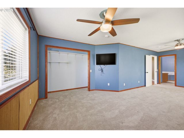 17911 Ne 158TH St, Brush Prairie, WA 98606