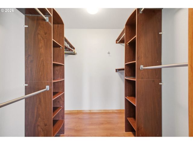 17911 Ne 158TH St, Brush Prairie, WA 98606