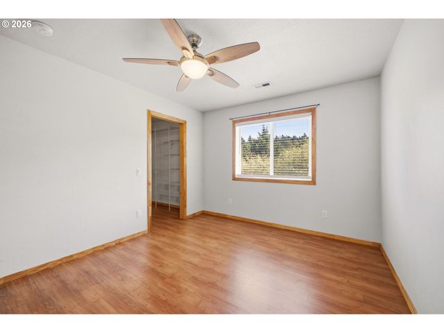 17911 Ne 158TH St, Brush Prairie, WA 98606