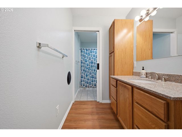 17911 Ne 158TH St, Brush Prairie, WA 98606