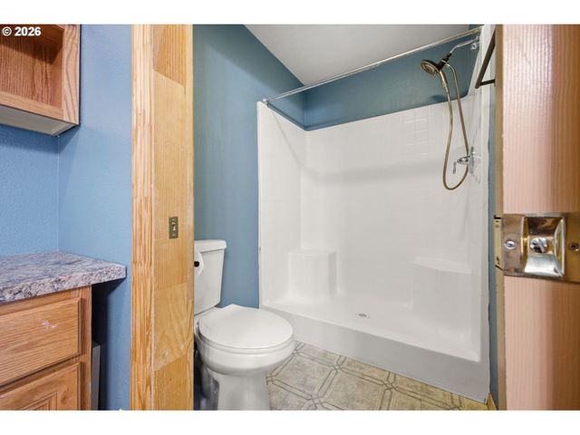 17911 Ne 158TH St, Brush Prairie, WA 98606
