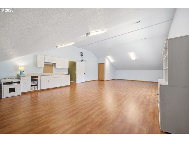 17911 Ne 158TH St, Brush Prairie, WA 98606