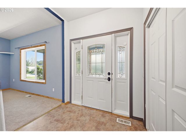 17911 Ne 158TH St, Brush Prairie, WA 98606