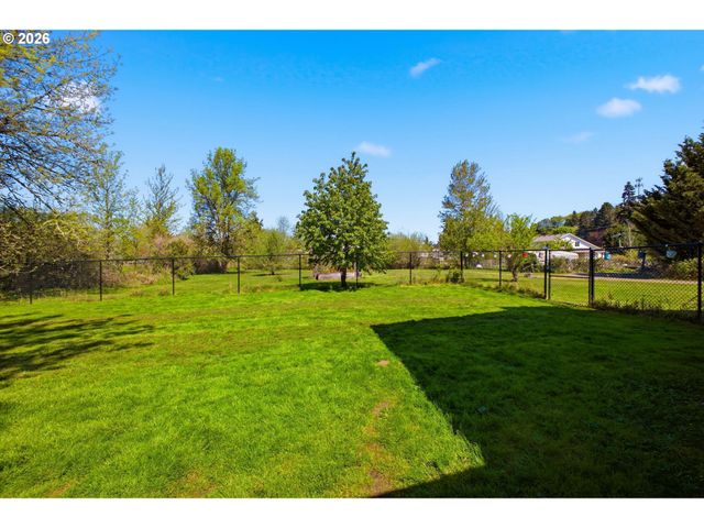 17911 Ne 158TH St, Brush Prairie, WA 98606