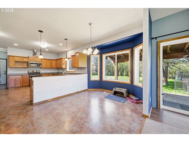 17911 Ne 158TH St, Brush Prairie, WA 98606