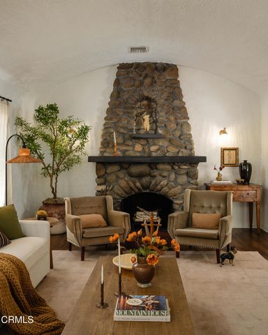 10107 Stonehurst Avenue, Los Angeles, CA 91352