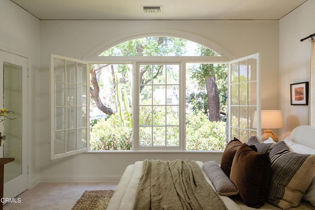 10107 Stonehurst Avenue, Los Angeles, CA 91352