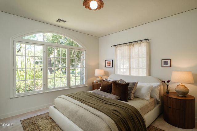 10107 Stonehurst Avenue, Los Angeles, CA 91352