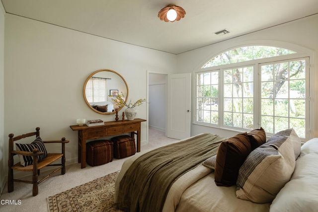 10107 Stonehurst Avenue, Los Angeles, CA 91352