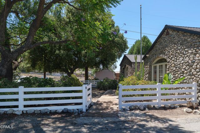 10107 Stonehurst Avenue, Los Angeles, CA 91352