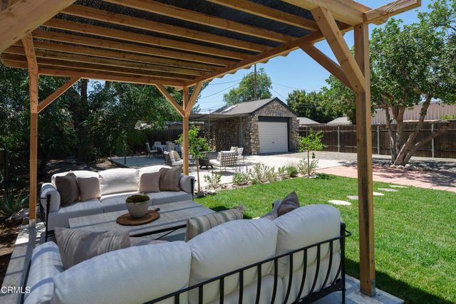 10107 Stonehurst Avenue, Los Angeles, CA 91352